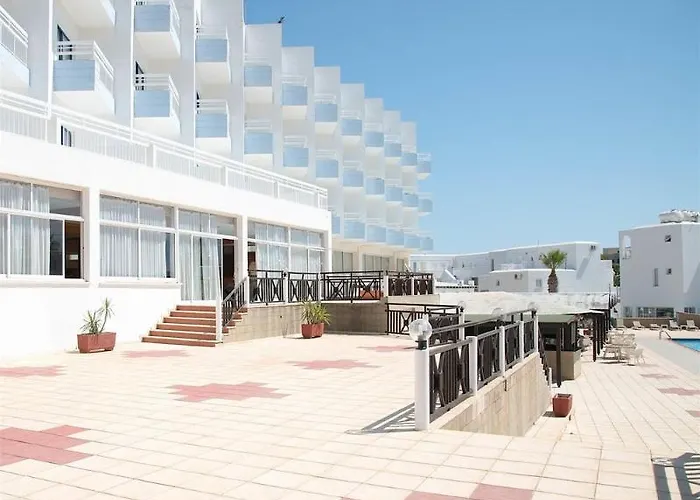 Polycarpia 4* Pernera